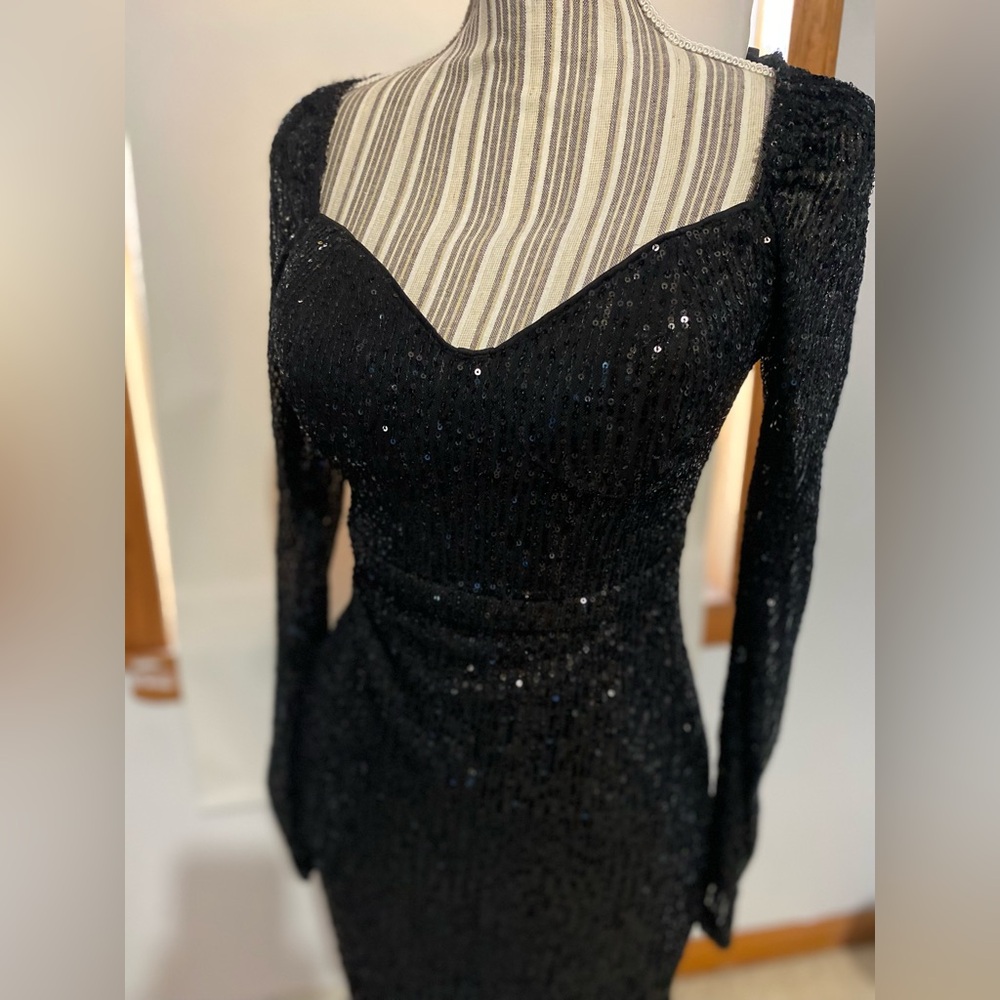NEW never used black dress size large.